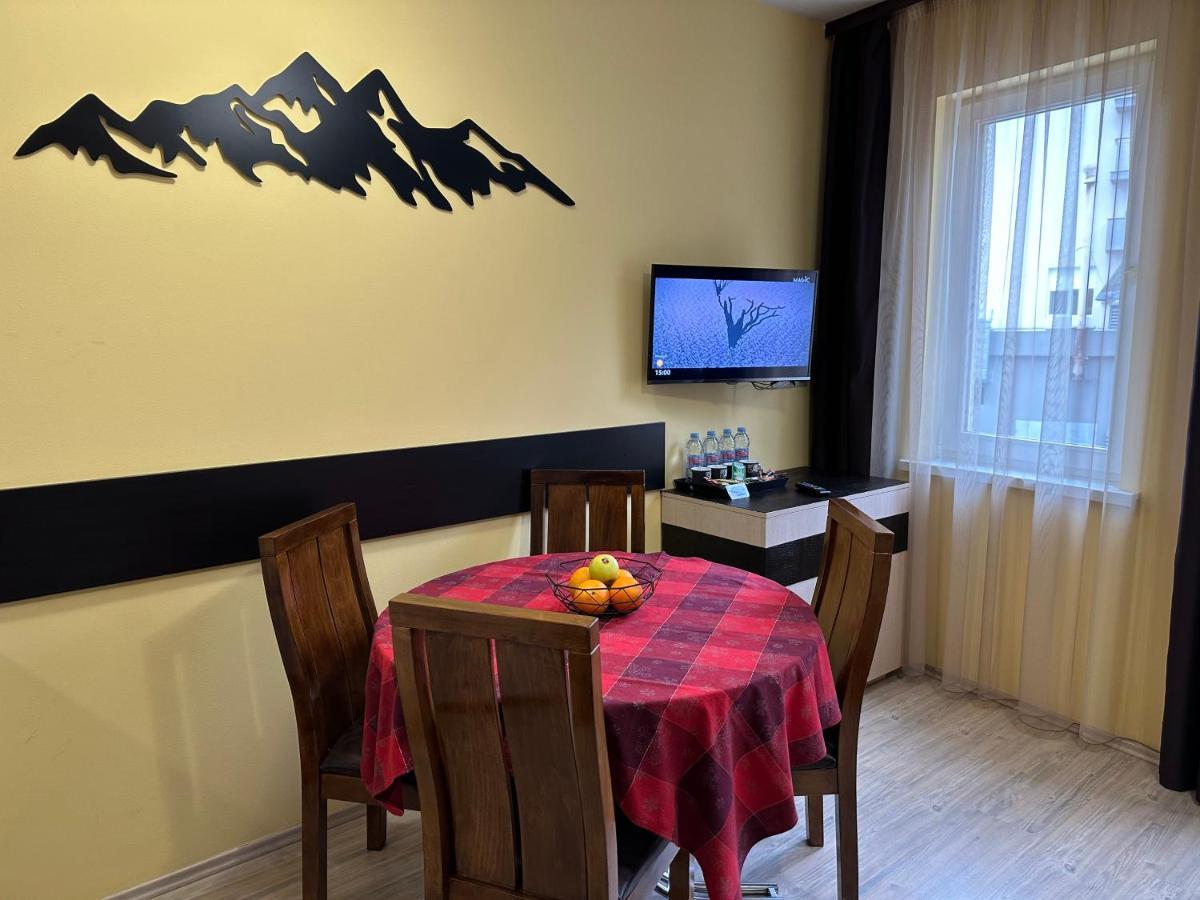 Apartments & Rooms Royal Plaza بوروفتس المظهر الخارجي الصورة