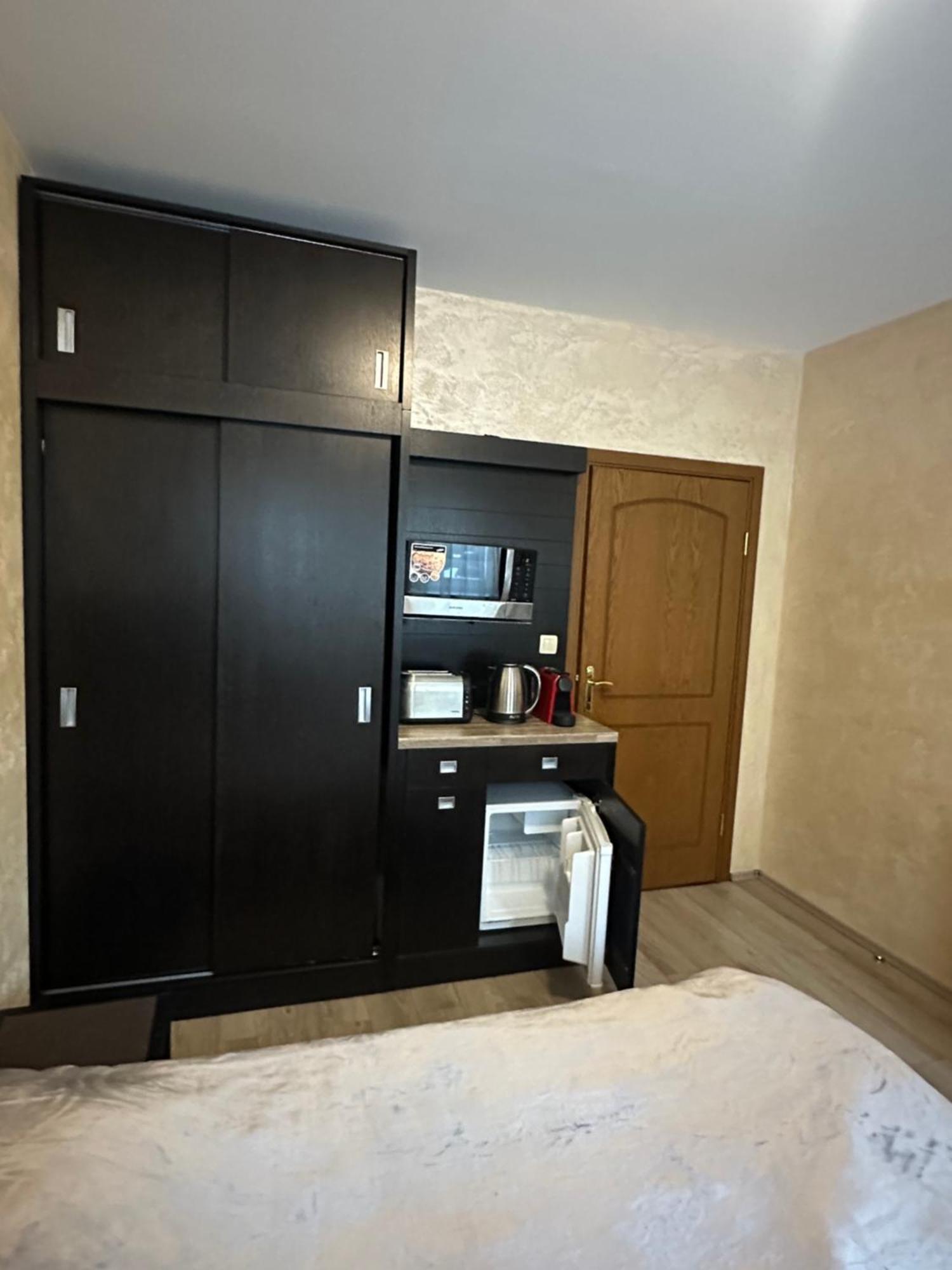 Apartments & Rooms Royal Plaza بوروفتس المظهر الخارجي الصورة